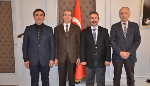 Sağlıkçılardan polise destek