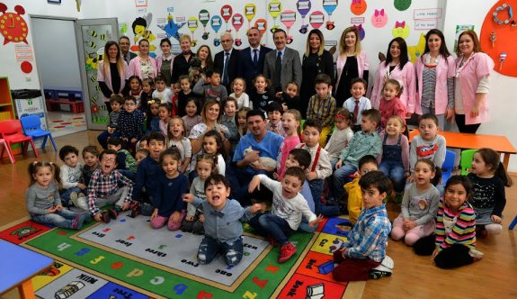 Hayvan sevgisi için el ele