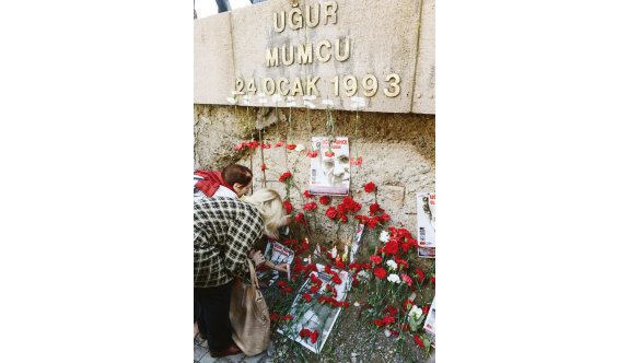 Uğur Mumcu anıtının harflerini çaldılar
