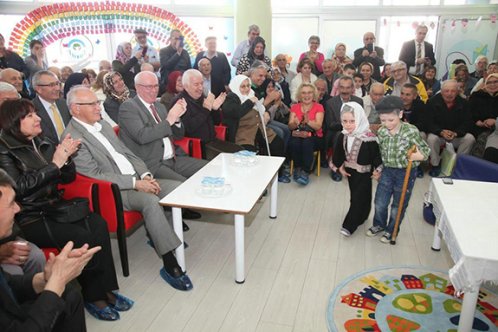 Odunpazarı’nın minikleri yaşlıları unutmadı