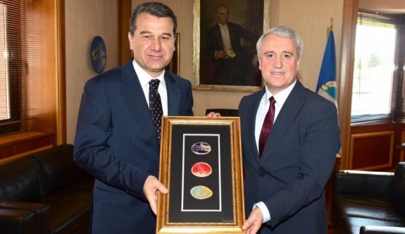 Azmi Çelik’ten Rektör Gündoğan’a veda ziyareti