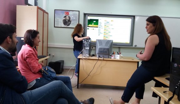 Bilişim Teknolojileri öğretmenleri kıvılcım hareketi başlattılar