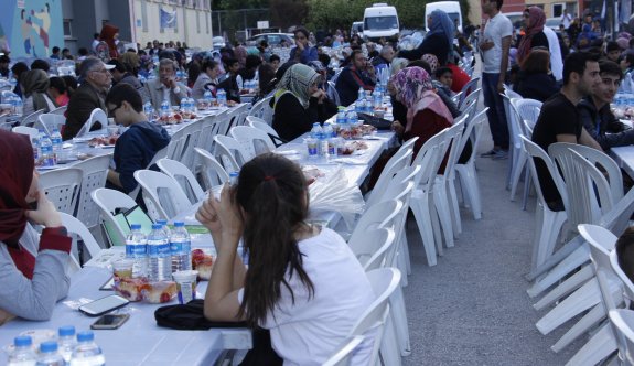 Eskişehir İHH’dan 2 bin 500 kişilik dev iftar