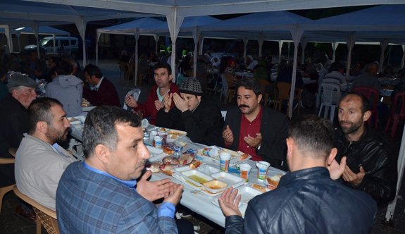 Gönül sofrası Kümbet Mahallesi'nde kuruldu
