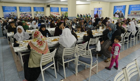 Sokak iftarlarının son adresi Gündüzler Mahallesi oldu