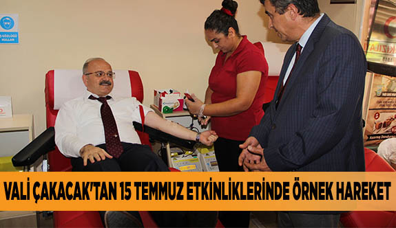 ESKİŞEHİR VALİSİ ÇAKACAK'TAN 15 TEMMUZ ETKİNLİKLERİNDE ÖRNEK HAREKET