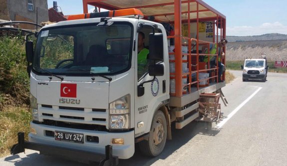 Yol çizgi boyama çalışmaları devam ediyor