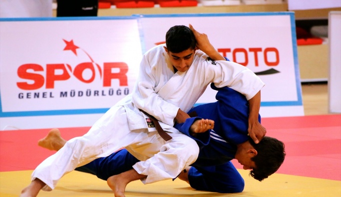 Yıldızlar Judo turnuvası başladı