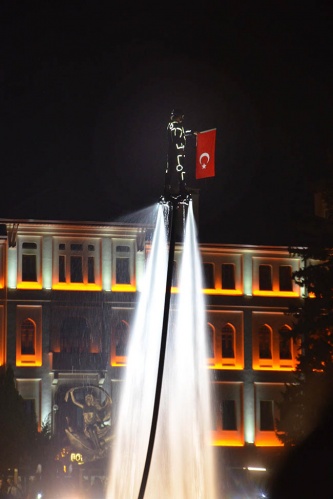 ‪  Zafer ve gurur gününden renkli manzaralar