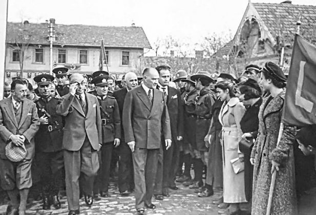 Arşivden Atatürk'ün bilinmeyen fotoğrafları...