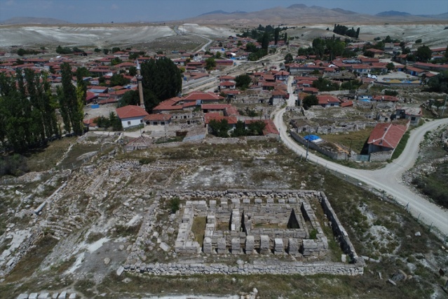 "Antik kente sıfır" mahallede tarihle iç içe yaşam