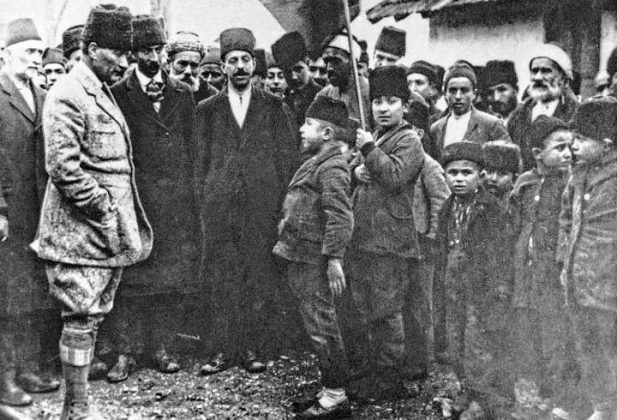 Arşivden Atatürk'ün bilinmeyen fotoğrafları...