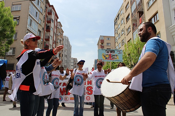 BELEDİYE İŞÇİLERİNİN 1 MAYIS COŞKUSU