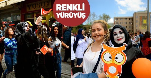 ESKİŞEHİR'DE RENKLİ YÜRÜYÜŞ