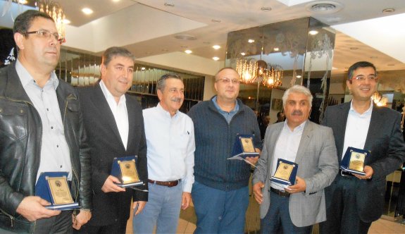 HAYIRSEVER İŞADAMLARINA PLAKET