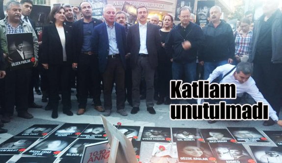 Karanfillerle anıldılar