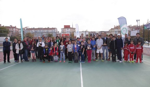 Cumhuriyet Kupası Tenis Turnuvası sona erdi