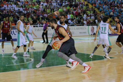 ESKİŞEHİR BASKET İSTANBUL'DAN GALİBİYETLE DÖNDÜ