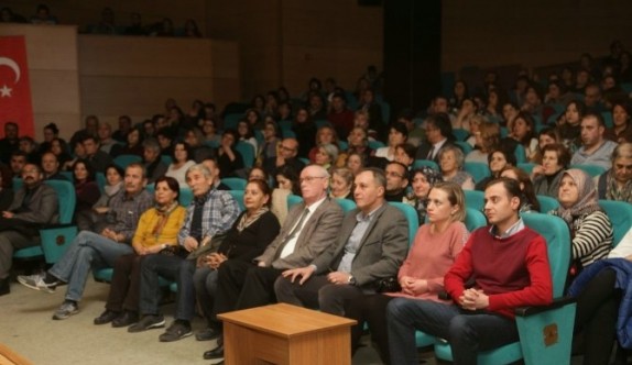 'Ara ki Bulasın' sağlıkçılar için perde dedi