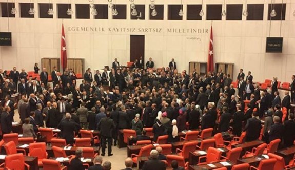 4'üncü ve 5'inci madde kabul edildi