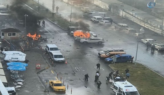 İzmir Adliyesi'nde büyük patlama