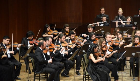 Anadolu Üniversitesi Senfoni Orkestrası büyüledi