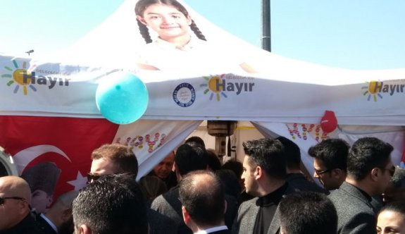 Erdoğan  CHP’nin ‘Hayır’ standında