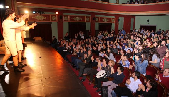 Şehir tiyatrolarına Ankara'dan   tam not
