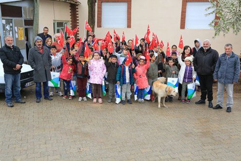 Odunpazarı’ndan Türkmentokat çocuklarına 23 Nisan hediyesi