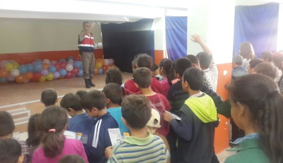 Trafik Haftası nedeniyle Kümbetli öğrenciler bilgilendirildi