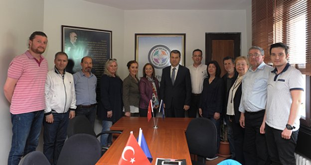 Vali Çelik Kent Konseyi'ni ziyaret etti
