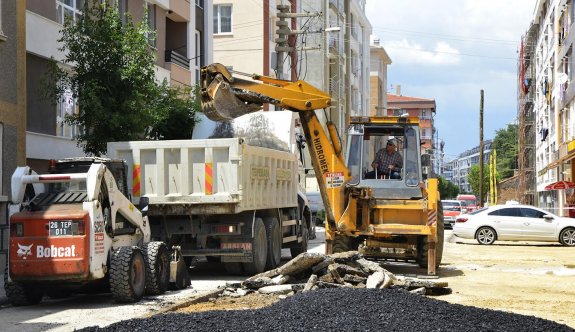 Bozulan yollar tamir ediliyor