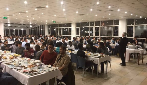 Rektör Gündoğan, uluslararası öğrencilerle iftarda buluştu