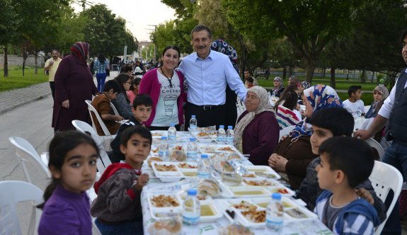 Tepebaşı ailesi aynı sofrada buluşmaya devam ediyor