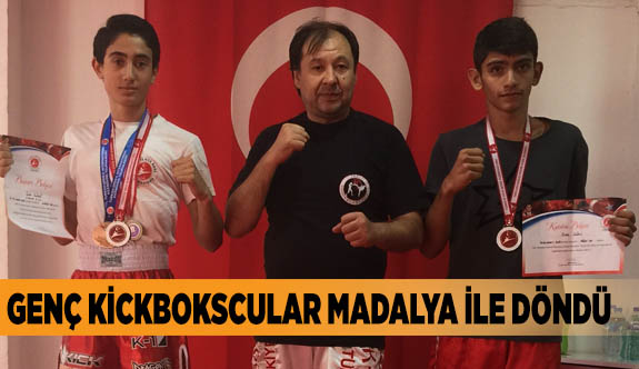 Eskişehir’e kick boks’ta 2 gümüş madalya