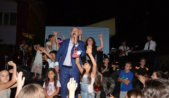 Halk konseri bu kez Kumlubel mahallesinde gerçekleşti