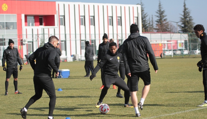 Eskişehirspor çalışmalarını tamamlandı