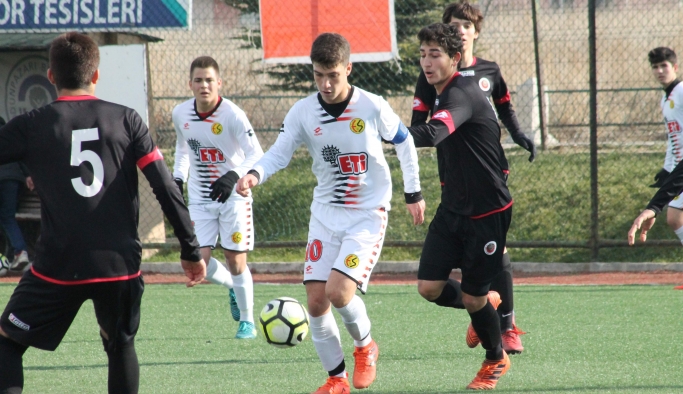 Akademi Ligi'nde Eskişehirspor, Gençlebirliği'ne teslim oldu
