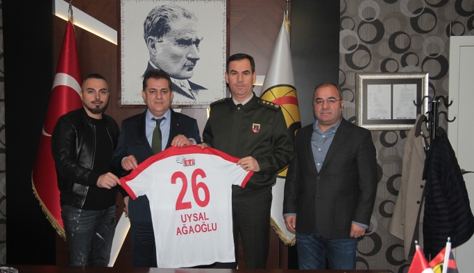 Albay Ağaoğlu'ndan Eskişehirspor'a ziyaret