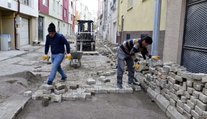 Fen işleri mahallelerde çalışmalarını sürdürüyor