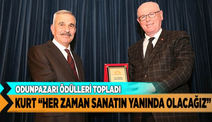 ODUNPAZARI BELEDİYESİ SANAT ÖDÜLLERİNİ TOPLADI