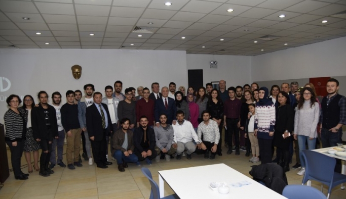 Rektör Gündoğan engelli öğrencilerle buluştu
