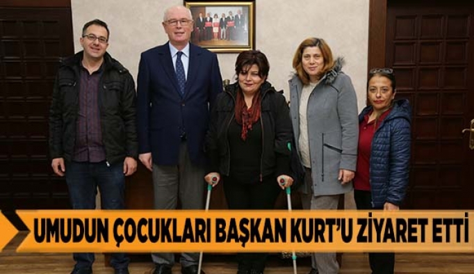 Umudun Çocukları Başkan Kurt’u ziyaret etti