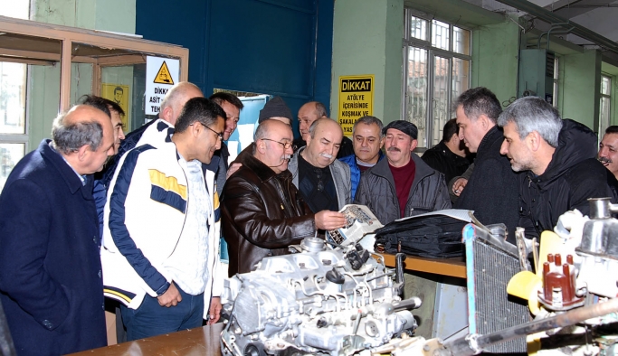 turgut reis meslek lisesi nin motor bolumu ilk mezunlari 32 yil sonra bir araya geldi
