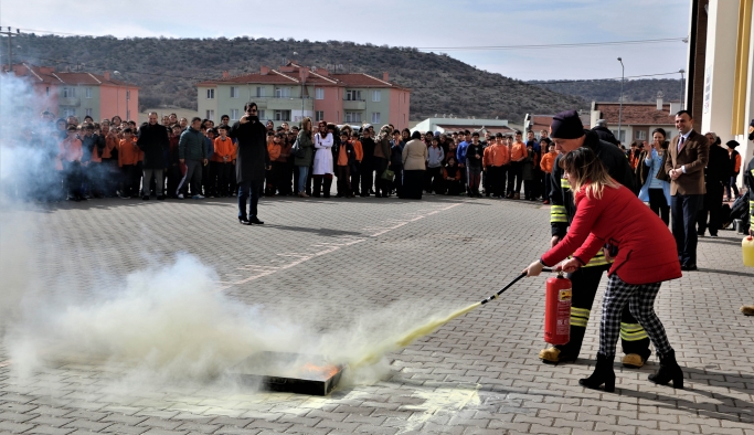 İTFAİYE’DEN ÖĞRENCİLERE EĞİTİM