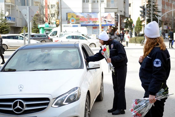 Eskişehir Emniyeti kadınlar gününü unutmadı