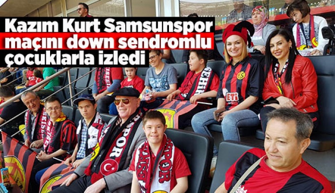 Kazım Kurt Samsunspor maçını down sendromlu çocuklarla izledi