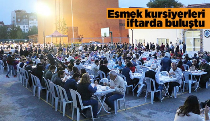 Esmek kursiyerleri iftarda buluştu