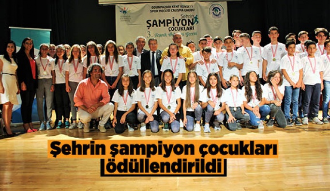 Şehrin şampiyon çocukları ödüllendirildi