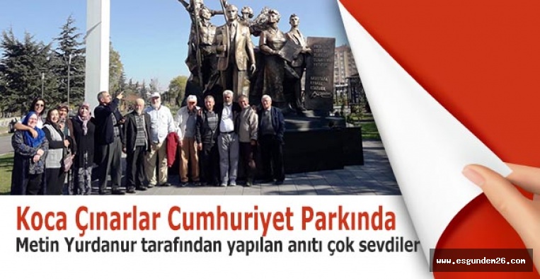 Koca Çınarlar Cumhuriyet Parkında